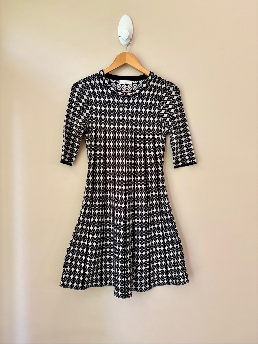 ELODIE Black & White Knit Geometric Fit-and-Flare Dress Women’s Small